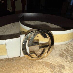 Gucci White Leather and yellow monogram belt.  Gold GG